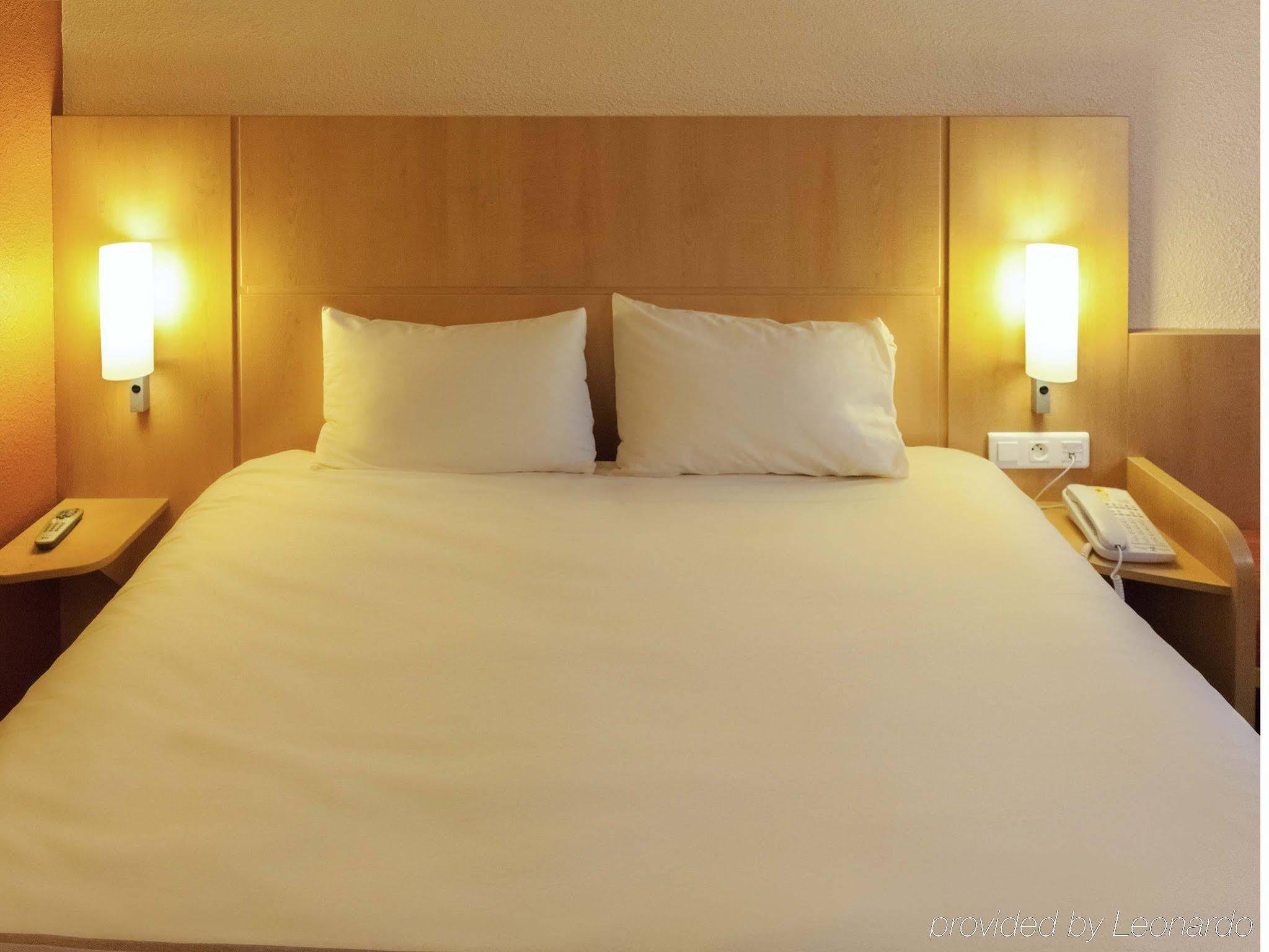 Ibis Alencon Hotell Eksteriør bilde