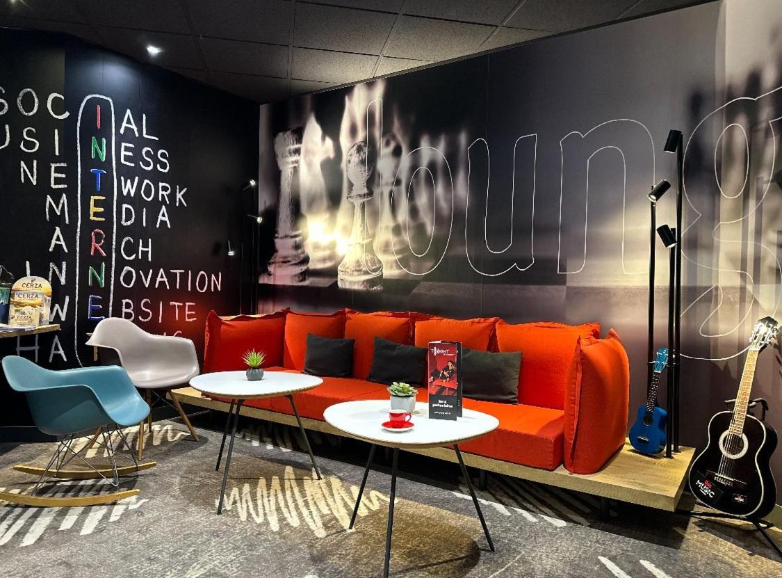 Ibis Alencon Hotell Eksteriør bilde
