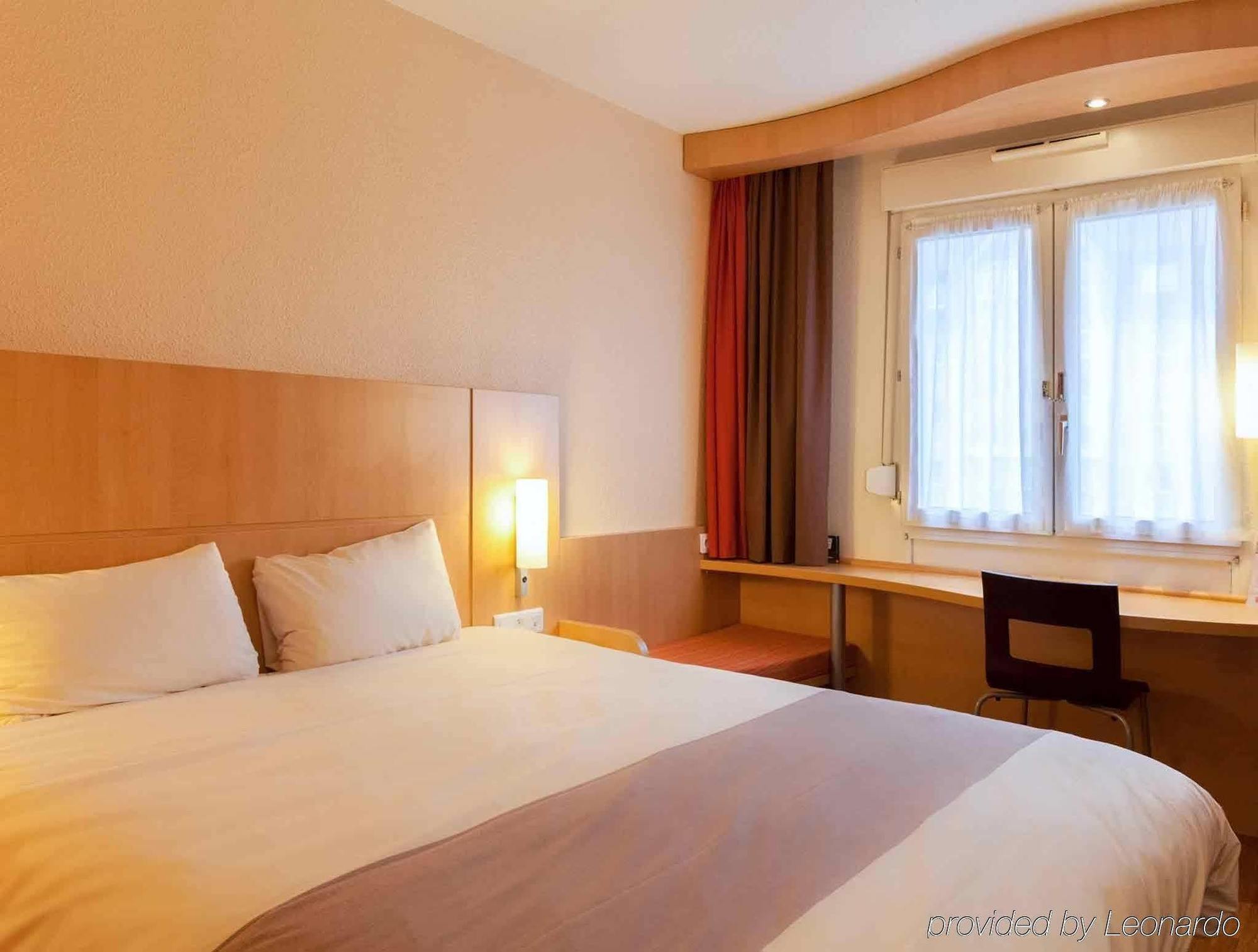 Ibis Alencon Hotell Eksteriør bilde