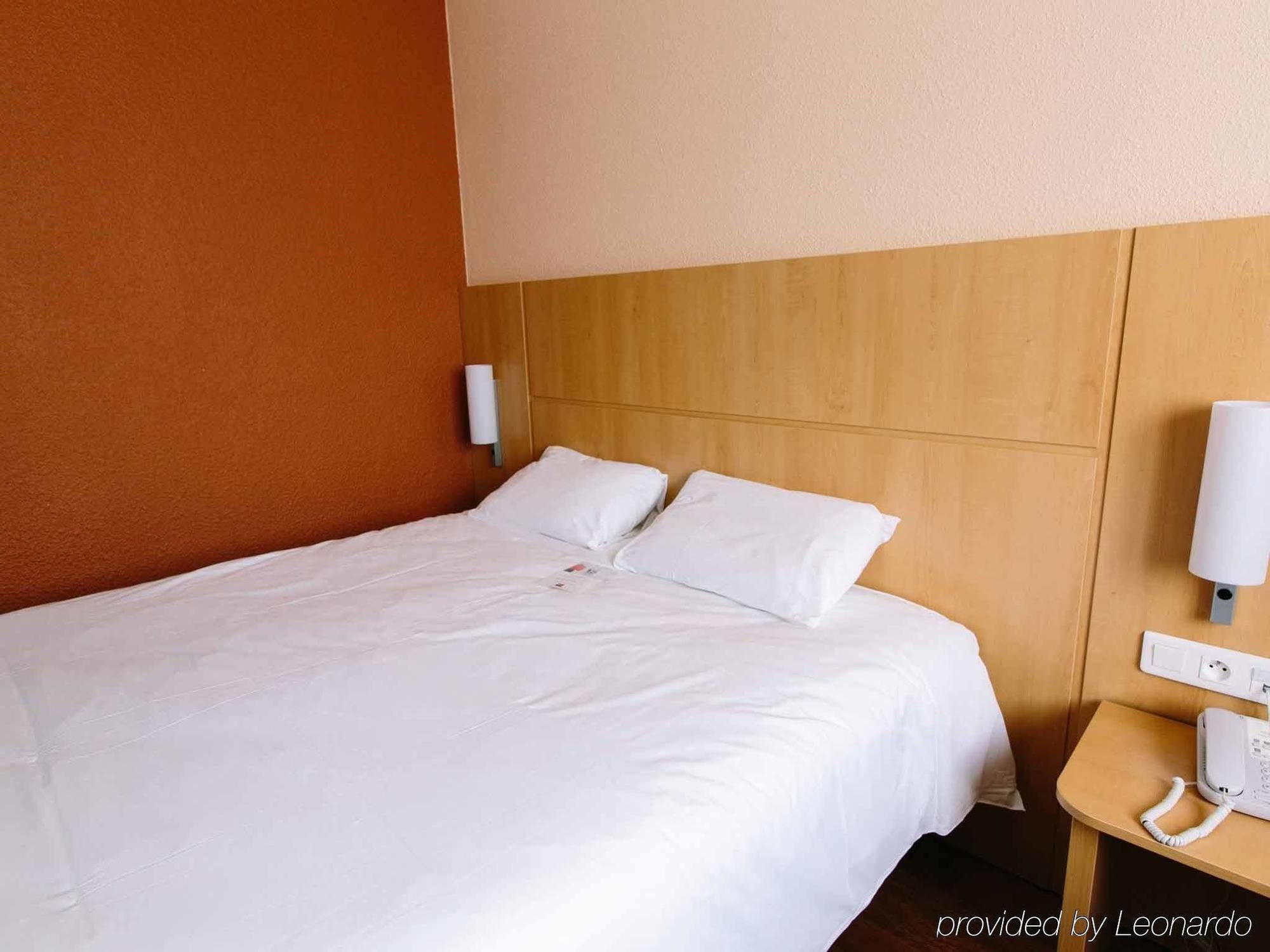 Ibis Alencon Hotell Eksteriør bilde